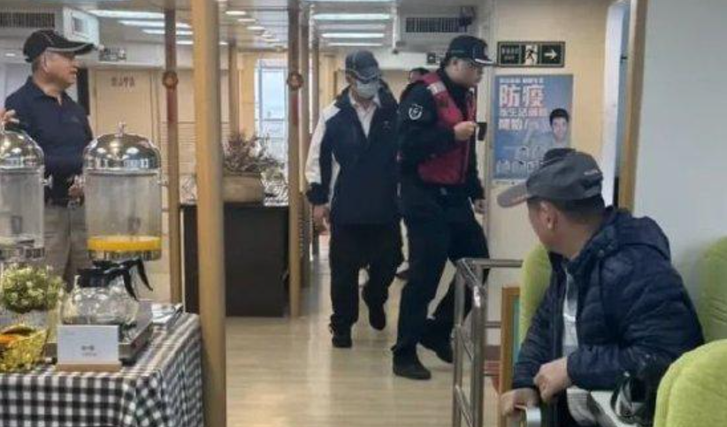 首次，大陆海警登船临检金门游艇
