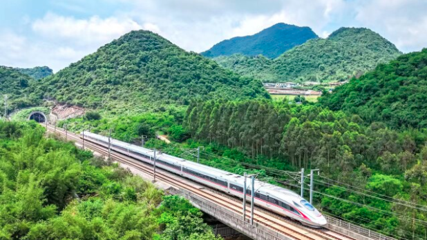 广铁预计端午假期发送旅客超1000万人次 计划加开列车48列