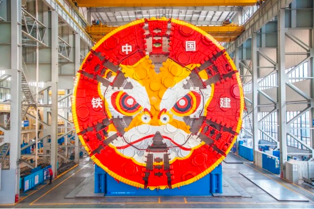 破世界纪录！&ldquo;湖南造&rdquo;盾构机潜入海底106米！