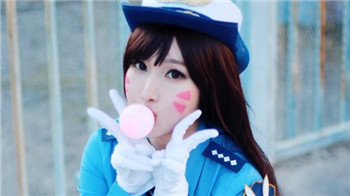 美国小姐姐RinnieRiot给大家带来的D.VA女警COS