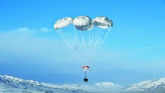 中国新型空投系统试验成功 或已列装新一代空降战车