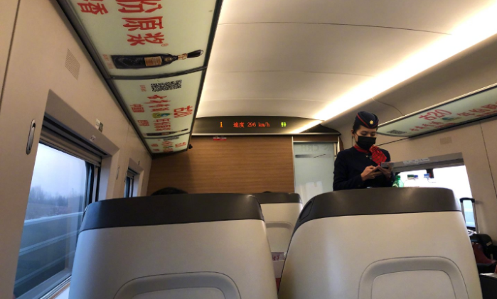 太原铁路局不允许乘务员戴口罩:严格执行仪容标准