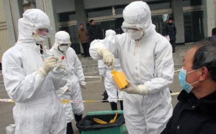 全国新冠肺炎疑似病例新增数首次下降
