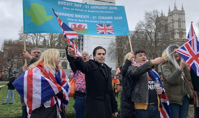 英国正式脱欧 向47年的盟友说再见