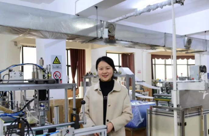 长沙唯一口罩厂厂长：百万库存告罄 每天上千电话