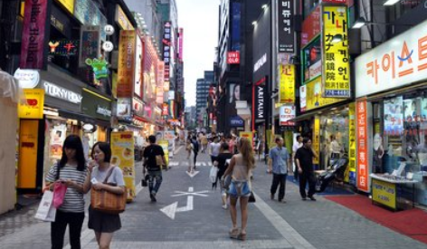 一由韩国返成都旅客因发热症状 已送定点医院隔离