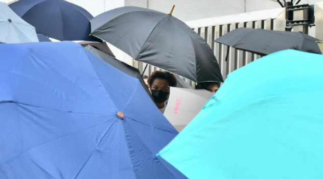 香港侮辱国旗男子获轻判 律政司今日上诉要求加刑