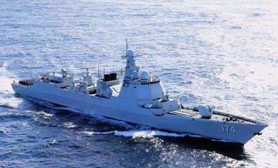 美媒称中国驱逐舰激光照射美侦察机 国防部回应