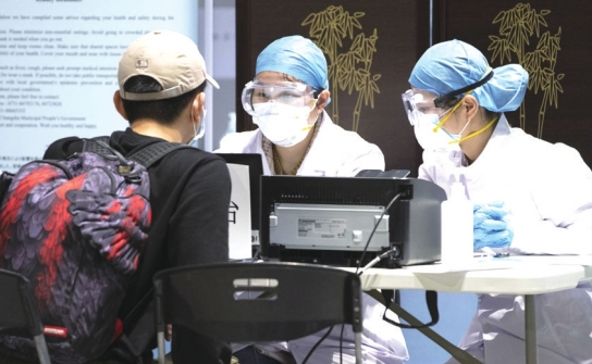 长沙黄花机场防控措施升级 所有入境旅客都要填写入湘卡