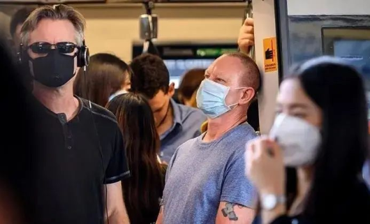 美国新冠肺炎确诊病例达53268例 单日新增确诊数破万