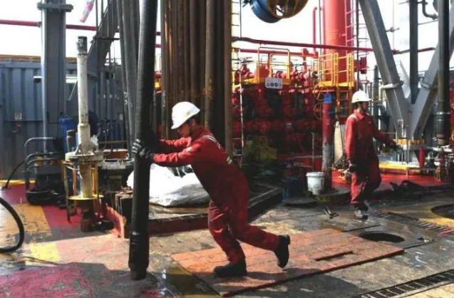 渤海发现大型油田 测试井年产量超40万桶