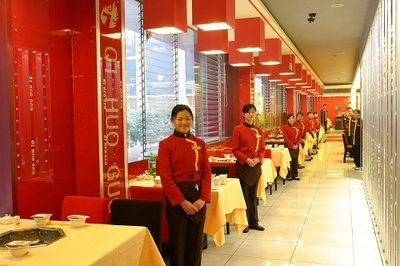 部分知名餐饮企业涨价 消费者：你可以涨我可以不来