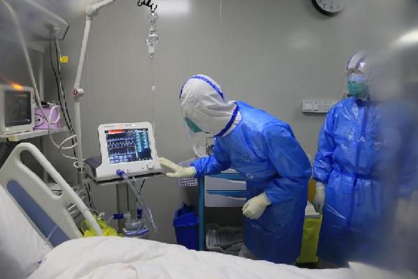 新冠肺炎重症患者人均治疗费超15万元 均按规定报销