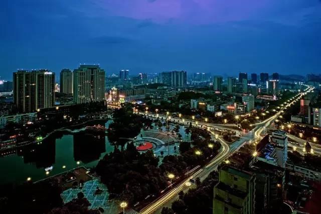 一季度湖南GDP8824.82亿元，同比下降1.9％
