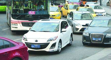 湖南私人拥有汽车突破800万辆 约每8.5个人拥有一辆私家车