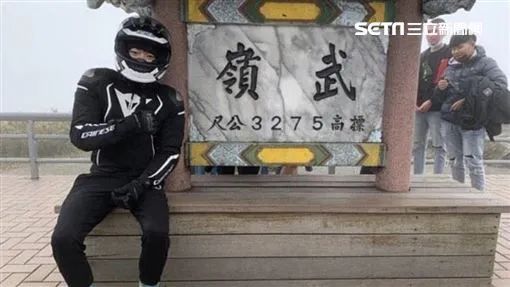 跑到台湾的黑衣暴徒露出真面目 绿媒都忍不了了