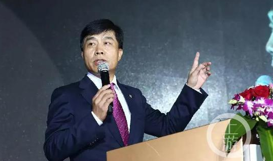 陕西前首富吴一坚陷债务困局 旗下奢侈品商场突关门