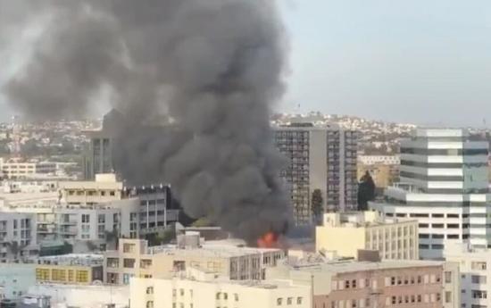 美国洛杉矶市中心突发爆炸 多处建筑物起火