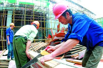 长沙外来农民工就业率达96.6% 平均月收入为5174元