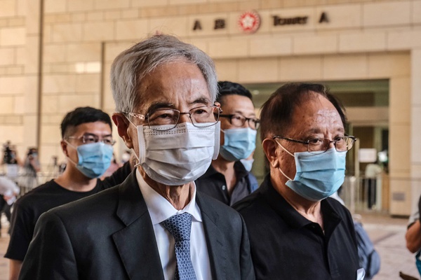 李柱铭等人想阻止警方查手机 居然获香港法官批准