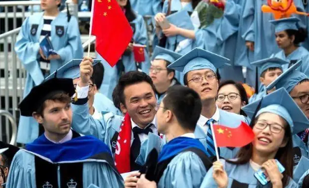 美国&ldquo;一刀切&rdquo;，中国留学生将被大面积遣返