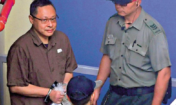 港大裁定戴耀廷行为不当却称不至解雇 香港家长怒了