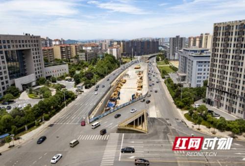 长沙湘府路快改河西段地面道路通车