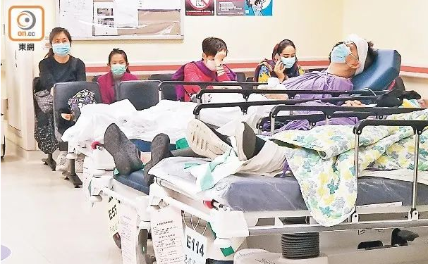 林郑被曝请求内地医护支援香港，然后魔幻一幕发生了