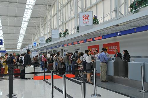 一行8人6人被扣iPad？中国学者：我才是遇到了纳粹