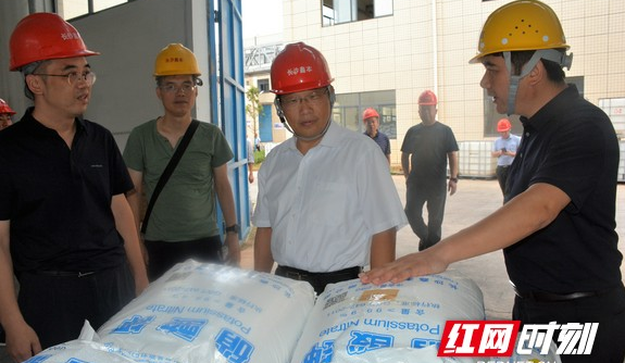 湖南省应急管理厅突击检查危险化学品烟花爆竹企业