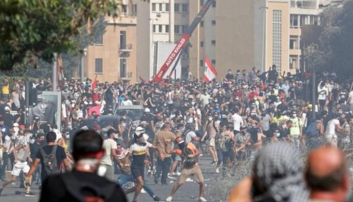 黎巴嫩首都爆发反政府示威活动，一名警察遭袭击身亡