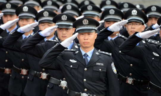 发现公安影响公平公正可举报 监督电话：0731-82587714