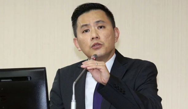 国民党＂立委＂警告蔡英文:两岸要打起来台湾会输光光!