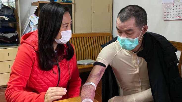 围观辱骂香港被烧李伯的夫妇被判无罪释放 李伯回应