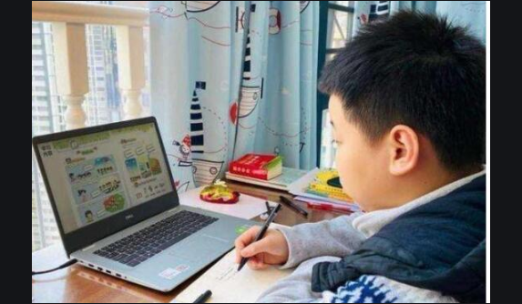 未成年人网课平台调查:仍推送不良信息 老师兜售课程