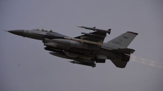 模拟空战，AI完胜美军F-16顶级飞行员