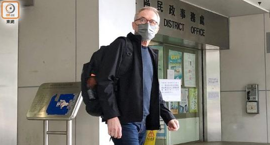 内地男子被暴徒袭击，阻止他离开的瑞士男子不认罪