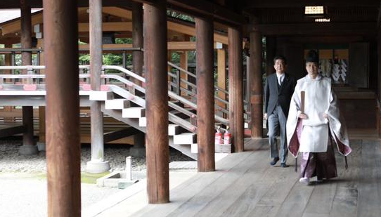 安倍自曝今天参拜靖国神社