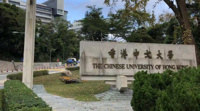 逃跑的乱港女生，自称在德国难民营遭性侵