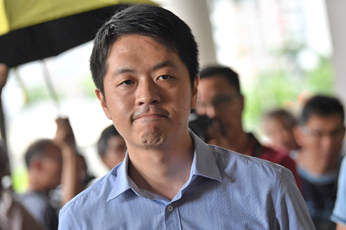 香港警方将依法追查并缉拿弃保潜逃的许智峯归案