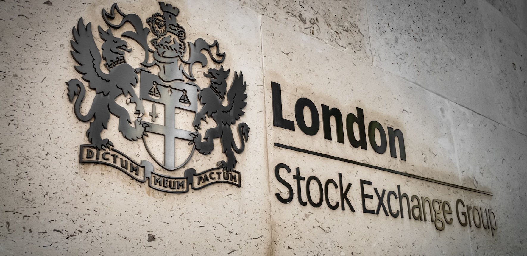 英国富时罗素先下手了:移除被美列入黑名单的8家中企