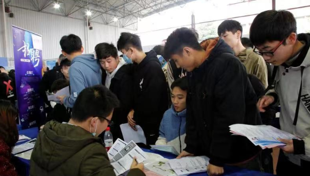 湖南省2021届高校毕业生预计超40万 严禁用人单位存就业歧视