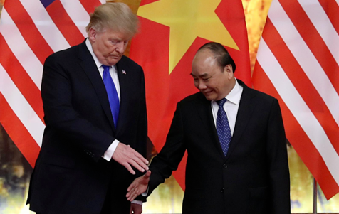 特朗普致电越南总理，要求解决贸易逆差问题