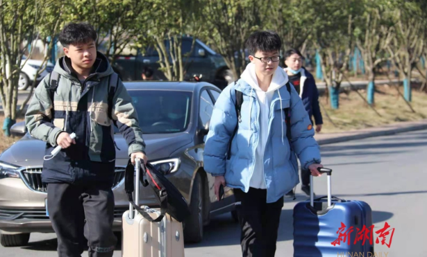 湖南部分高校今日开始放假！省教育厅要求师生不前往中高风险区