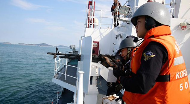 韩媒：韩国海警以&ldquo;非法捕捞&rdquo;为由扣押2艘中国渔船