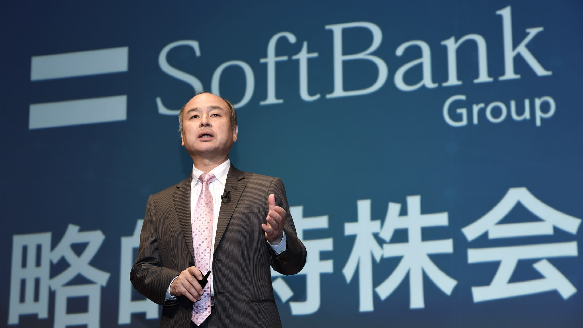 软银将阿里巴巴股票担保的贷款扩大23%至100亿美元