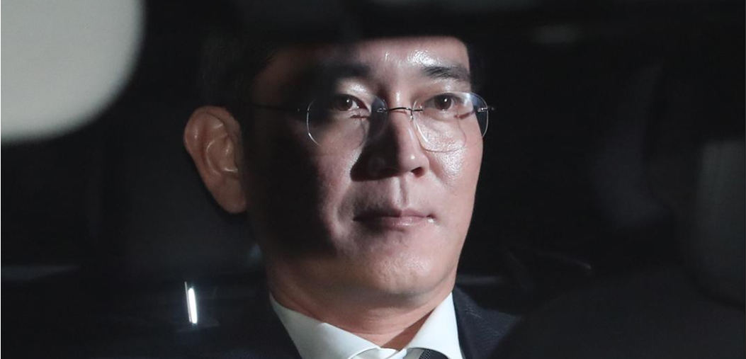 美国摇旗助威，韩国4大财阀施压文在寅放人：财团坐大，有多可怕？