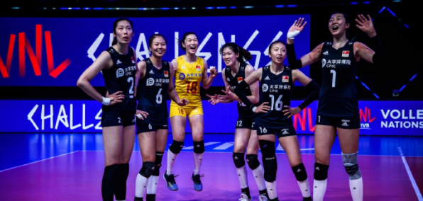 中国女排3-0俄罗斯！喜迎五连胜，距离日本只剩3分差距