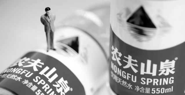 农夫山泉净利同比增速创三年新低 钟睒睒财富缩水2300亿需反思营销战略