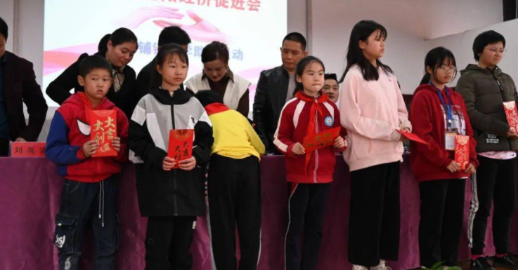 常德：&ldquo;点燃希望&middot;民政助学&rdquo;今年资助2000余名困难学生